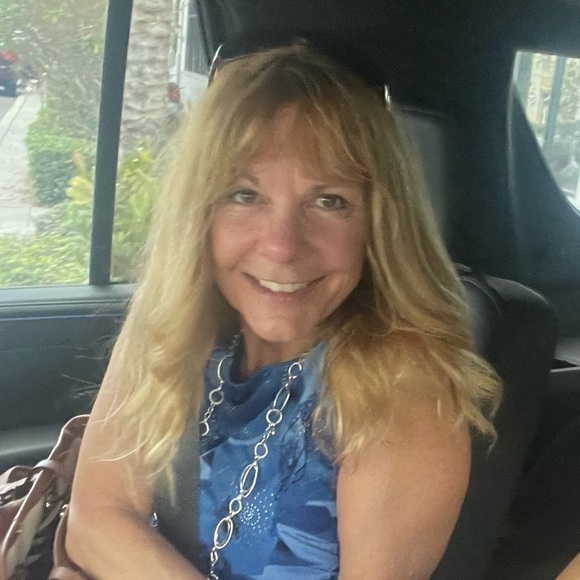 Meet your Posher, Denise - Picture 1 of 1